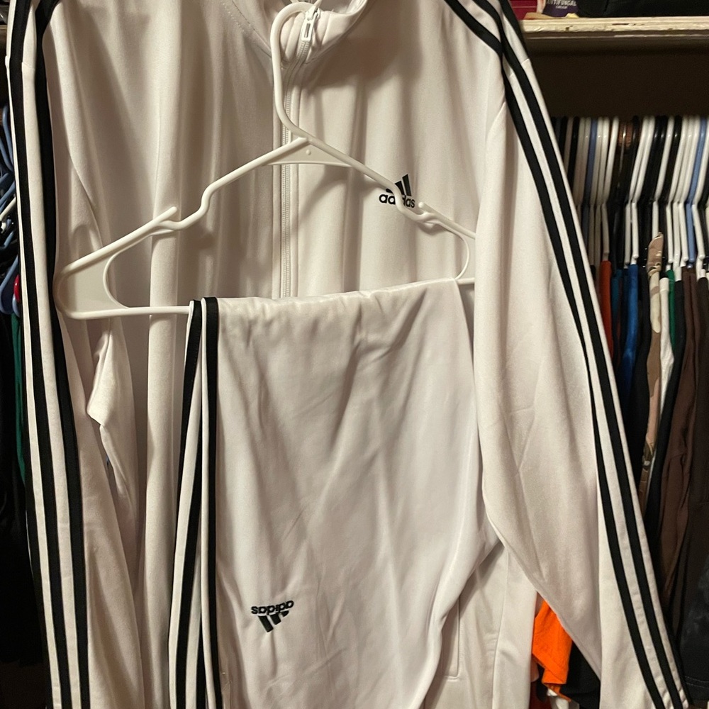 Adidas men’s track suit size 2XL